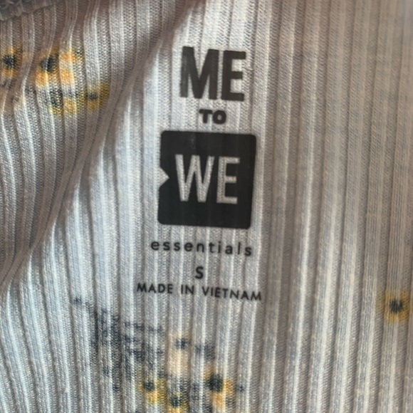 A Blue v neck top! - Picture 2 of 3